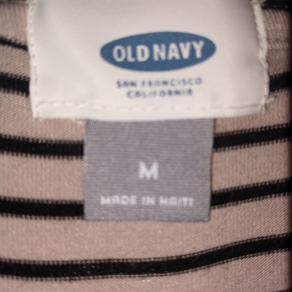 Old Navy long sleeved T-shirts - Picture 3 of 4